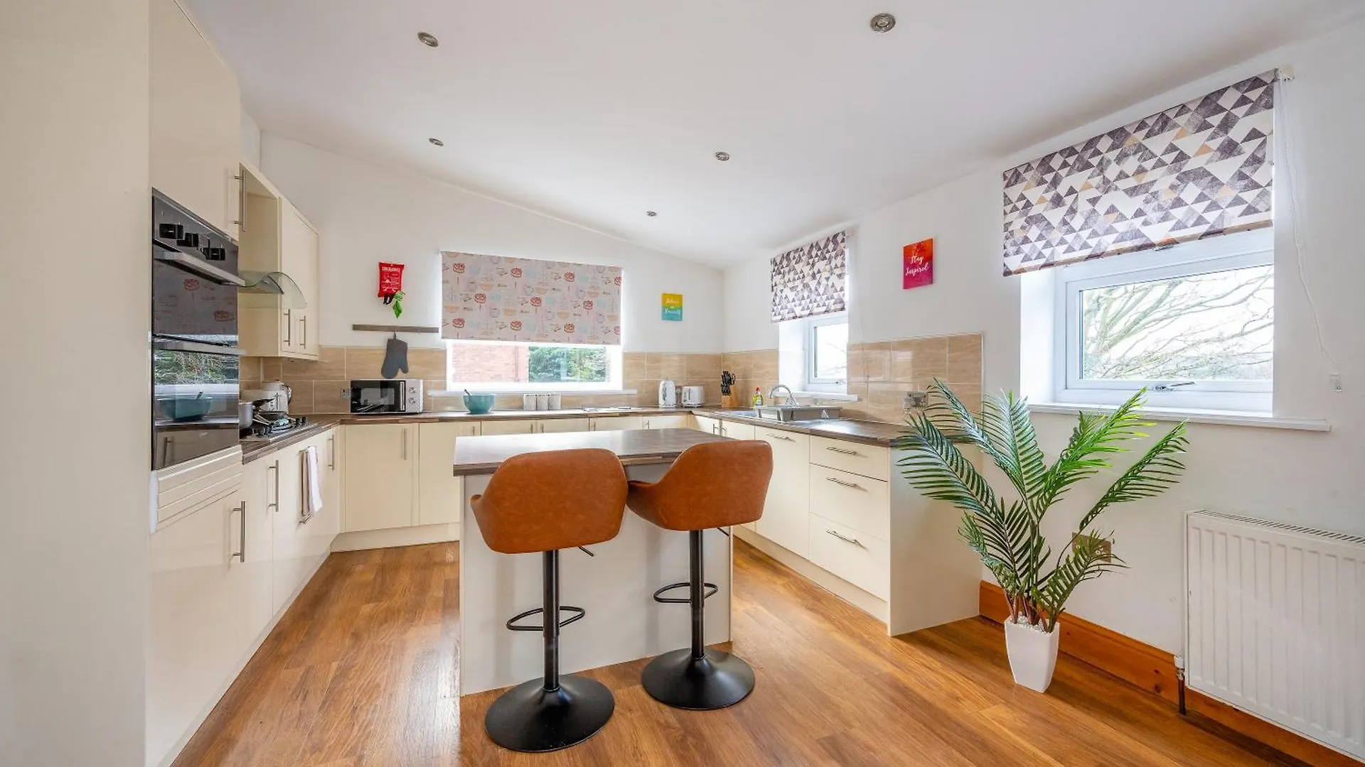 *Rb98Bl* For Your Most Relaxed & Cosy Stay + Free Parking + Free Fast Wifi * Leeds  0*, Leeds (West Yorkshire) United Kingdom