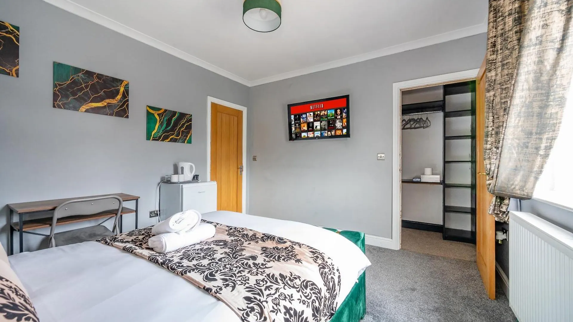 *Rb98Bl* For Your Most Relaxed & Cosy Stay + Free Parking + Free Fast Wifi * Leeds  United Kingdom